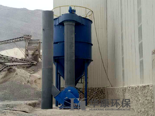 華康為山西石料廠生產的機械反吹風布袋除塵器安裝現場